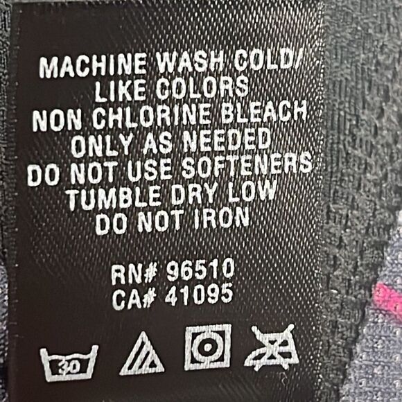 Under Armour Women’s ColdBlack Semi-Fitted HeatGear UPF 30 Tank Top- Medium - Picture 16 of 16